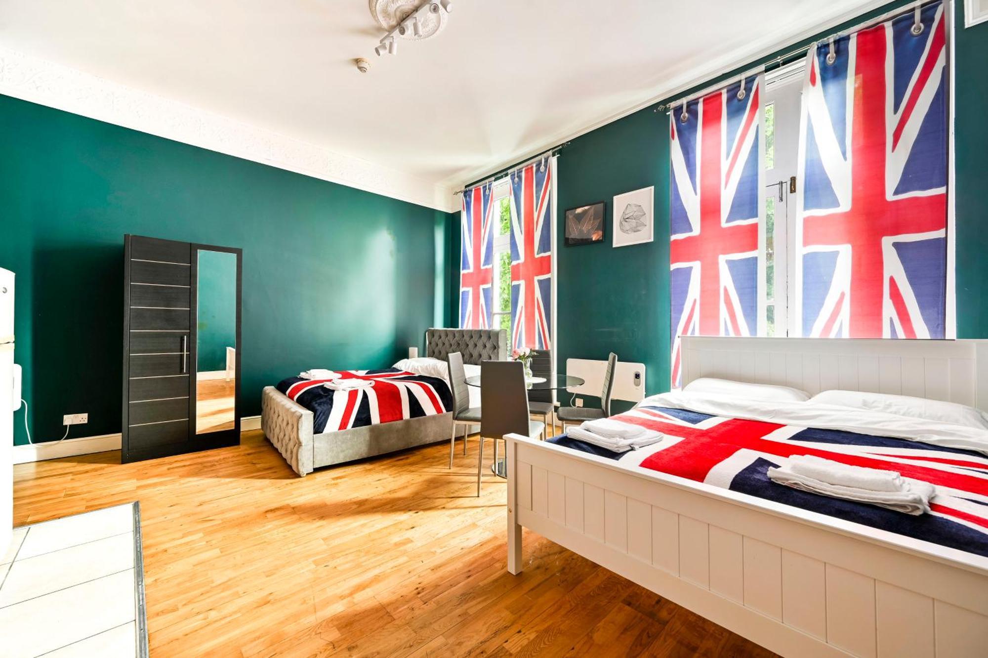 Apartment 7 - Hyde Park